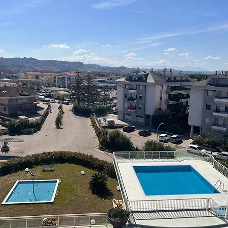 Mood Hotel 4*